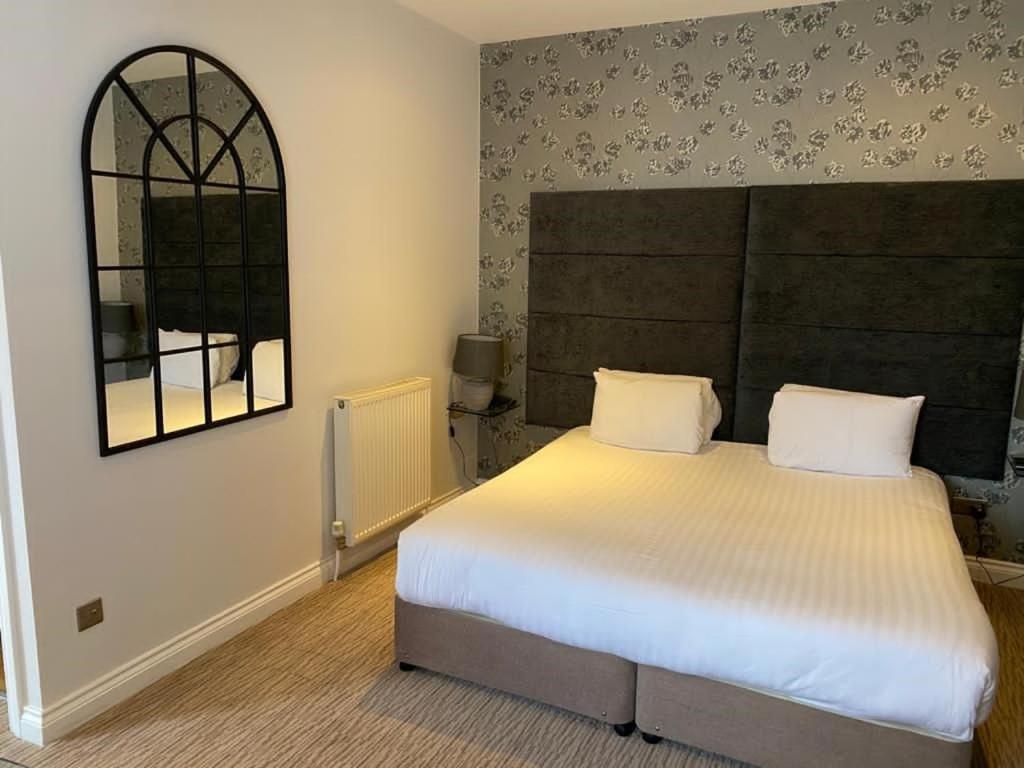 The Mount Country Manor Hotel & Golf Wolverhampton Extérieur photo