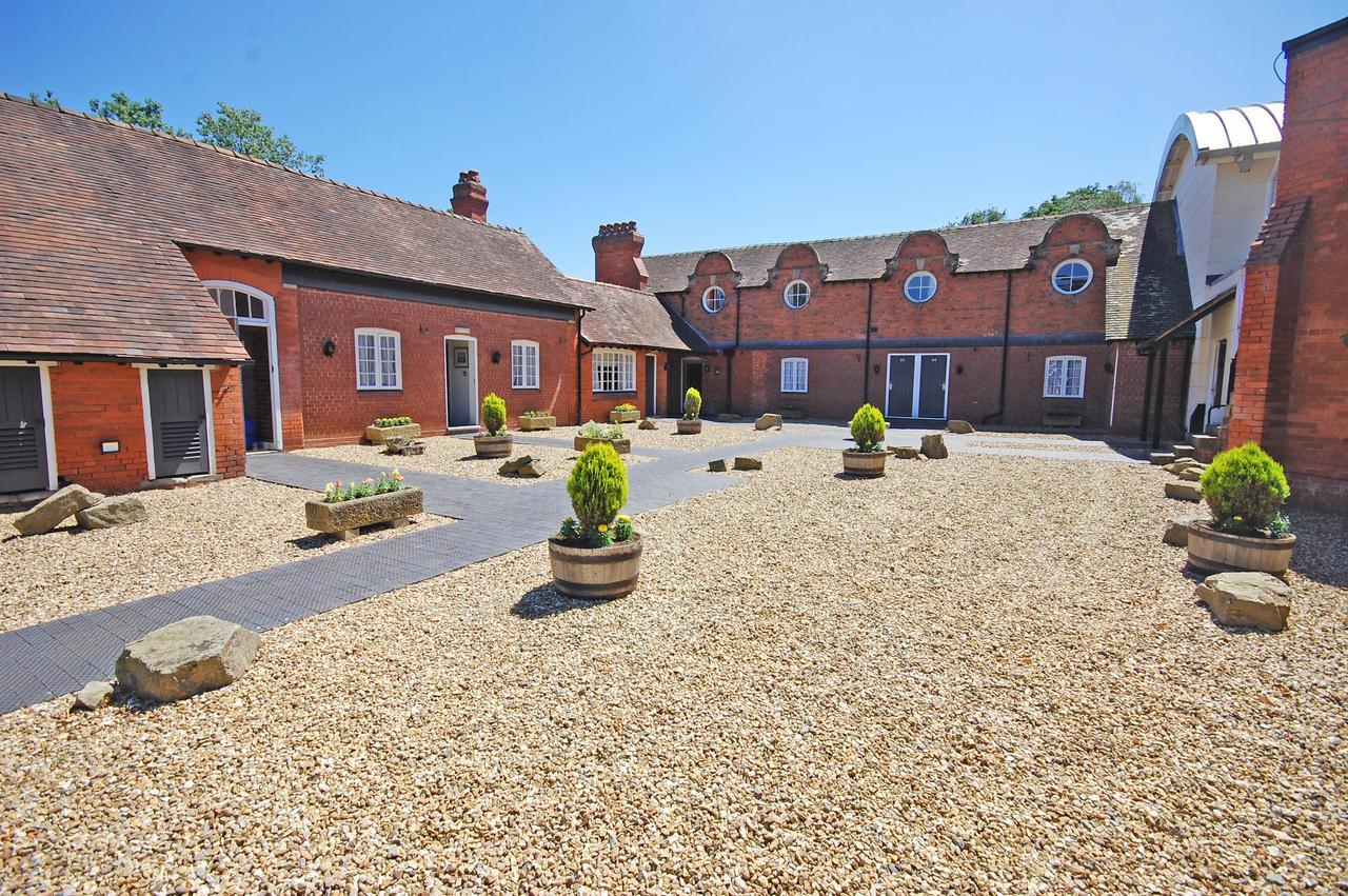 The Mount Country Manor Hotel & Golf Wolverhampton Extérieur photo
