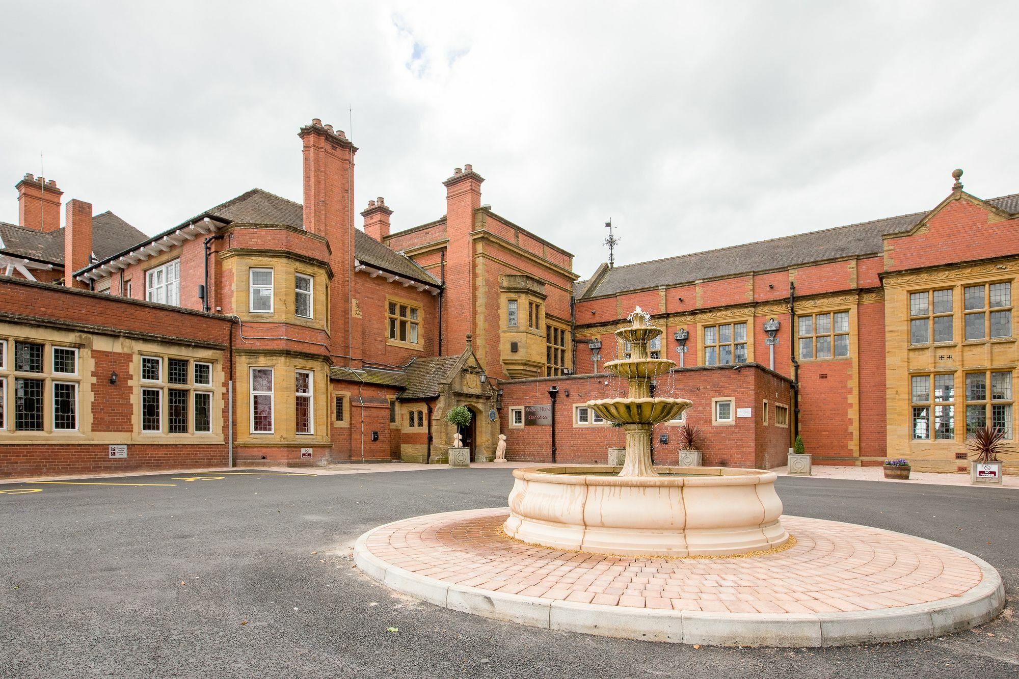 The Mount Country Manor Hotel & Golf Wolverhampton Extérieur photo